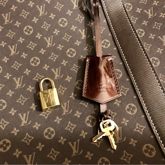 Louis Vuitton Key Clochette - Picture 4 of 13